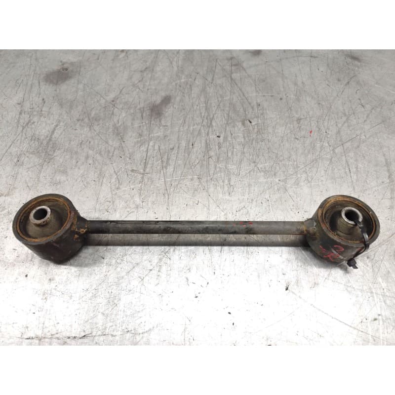 Recambio de tirante trasero izquierdo para kia sorento 2.5 crdi ex referencia OEM IAM 2