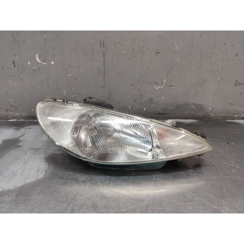 Recambio de faro derecho para peugeot 206 berlina xr referencia OEM IAM 9640559480 - Verde