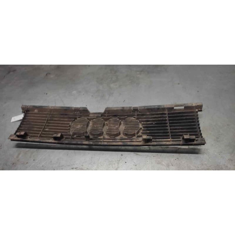 Recambio de rejilla delantera para audi 80 (811/813) 1.3 referencia OEM IAM 857853655A 2