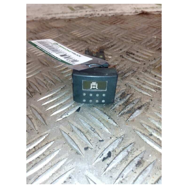 Recambio de interruptor para nissan trucks atleon 120 referencia OEM IAM 253829X100 - Blanco