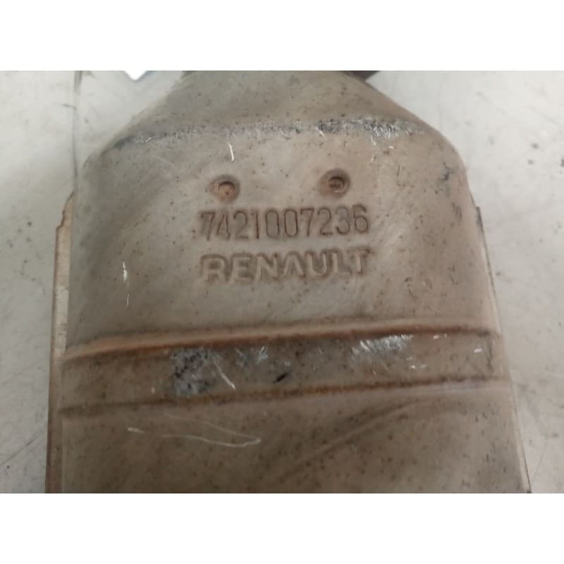 Recambio de catalizador para renault mascott referencia OEM IAM 7421007236 - Blanco 4
