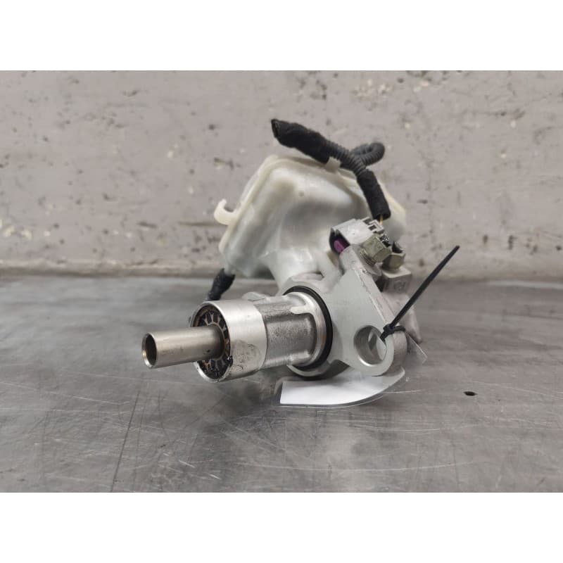 Recambio de bomba freno para opel insignia berlina expression referencia OEM IAM - Gris