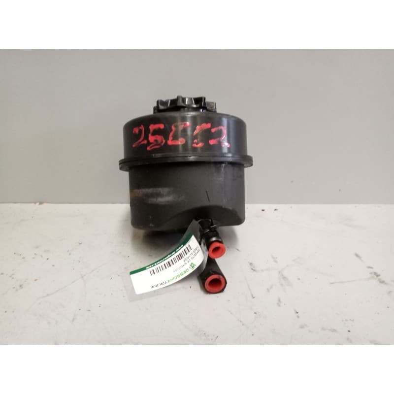 Recambio de deposito de direccion para iveco sunrise referencia OEM IAM - Blanco