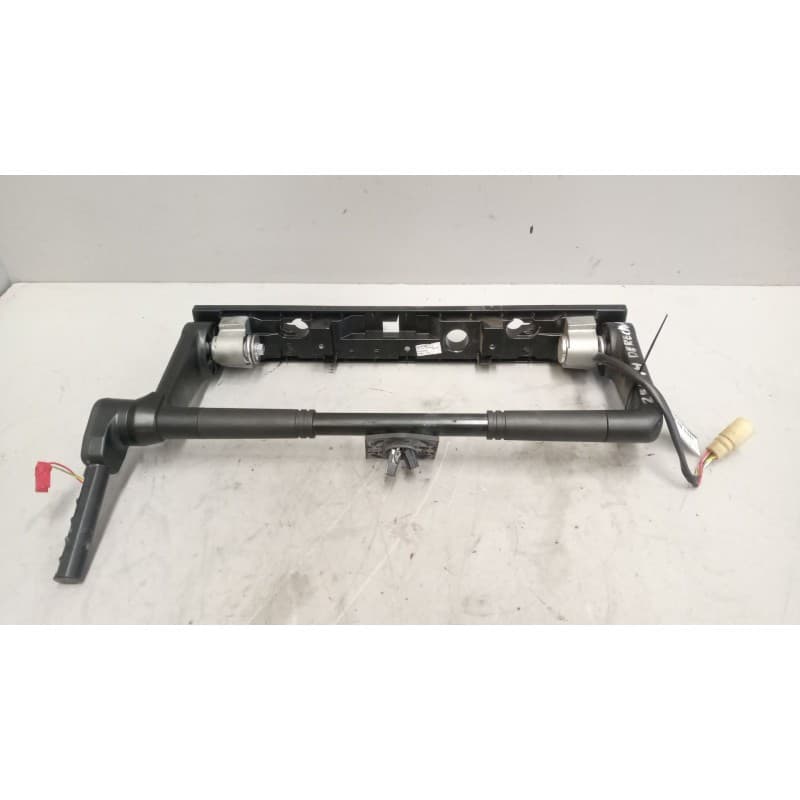 Recambio de brazo retrovisor derecho para renault magnum ab diesel referencia OEM IAM - Blanco