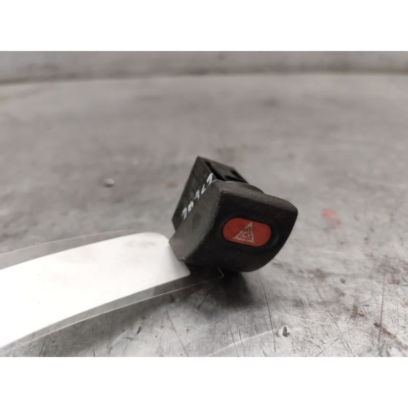 Recambio de warning para opel astra f berlina básico referencia OEM IAM  7 PINS - Marrón