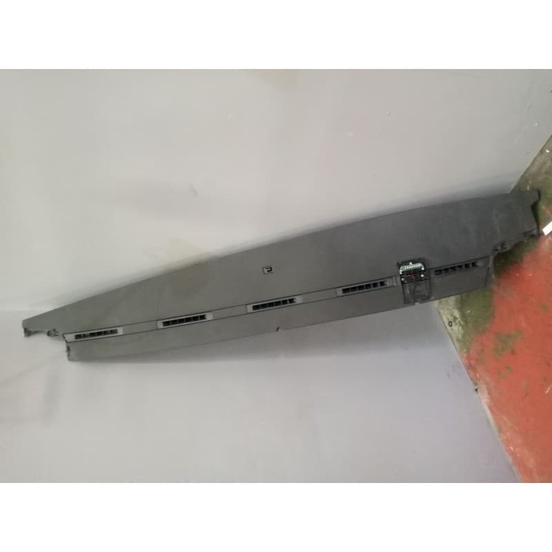 Recambio de salpicadero para volvo fh 500 referencia OEM IAM 82207572 - Blanco
