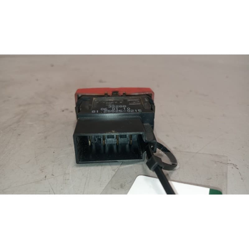 Recambio de warning para man tgx 18.480 12.4 diesel referencia OEM IAM 81255250215 - Blanco 2