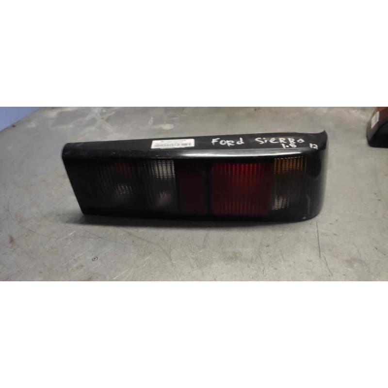 Recambio de piloto trasero derecho para ford sierra turnier clx referencia OEM IAM