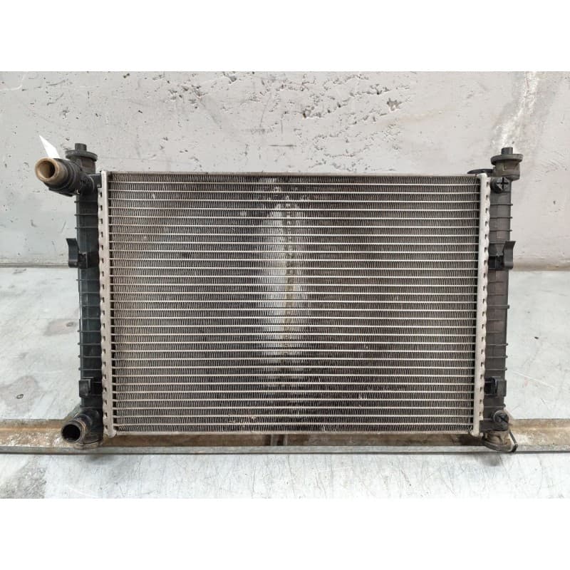 Recambio de radiador agua para ford fiesta (cbk) 1.3 cat referencia OEM IAM 4S69H8005EA - Blanco