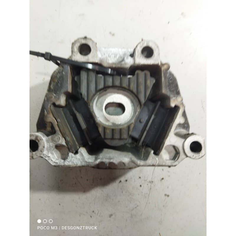 Recambio de soporte motor para renault d narrow referencia OEM IAM 5010460056 - Blanco 2