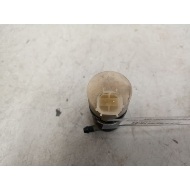 Recambio de bomba limpia para nissan trucks atleon 165 referencia OEM IAM - Blanco 3