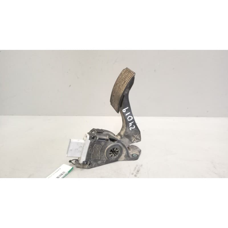 Recambio de pedal acelerador para man tgs referencia OEM IAM 81259706103 - Blanco