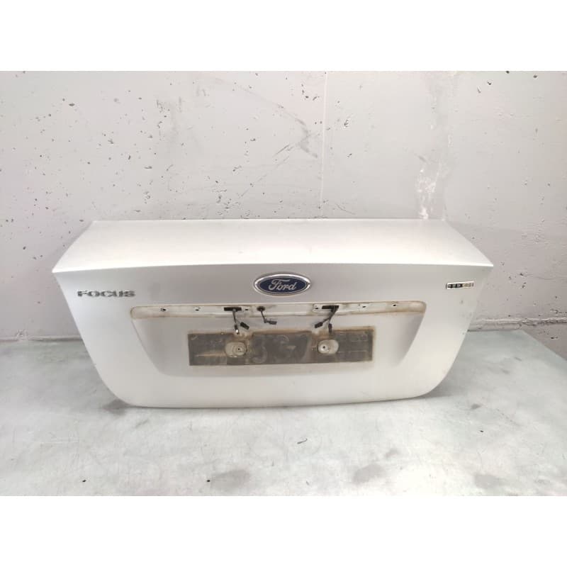Recambio de tapa maletero para ford focus berlina (cap) 1.6 tdci cat referencia OEM IAM 4
