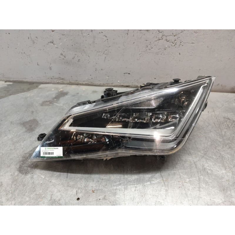 Recambio de faro izquierdo para seat leon (5f1) 1.6 tdi referencia OEM IAM 90029768 - Blanco