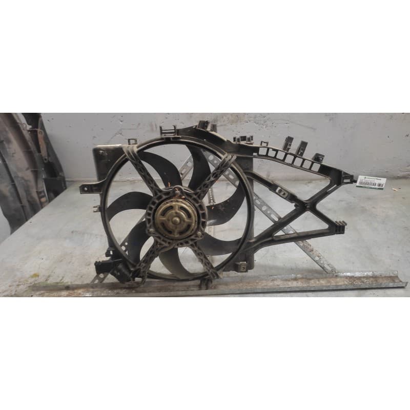 Recambio de electroventilador para opel corsa c blue line referencia OEM IAM 13100382 - Azul