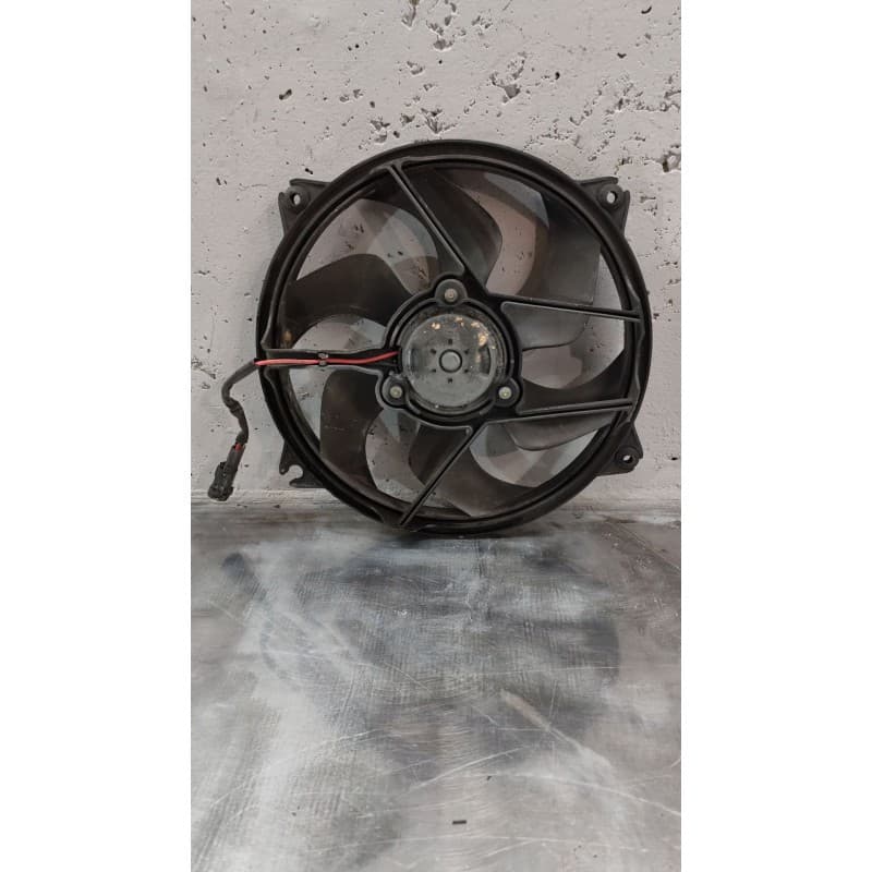 Recambio de electroventilador para peugeot 307 break/sw (s2) sw referencia OEM IAM - Negro