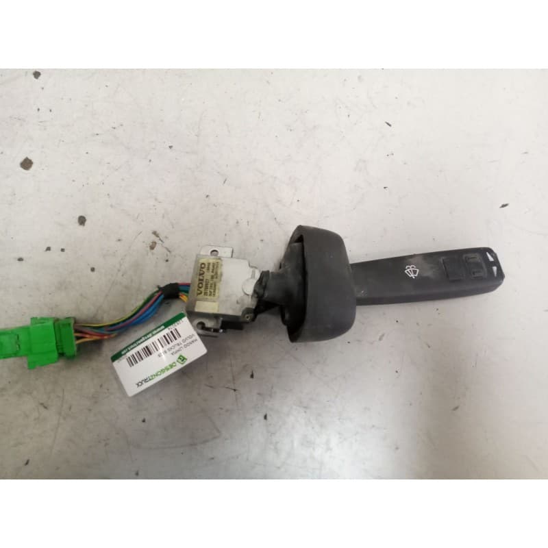 Recambio de mando limpia para volvo trucks b12b referencia OEM IAM 20700927 - Blanco