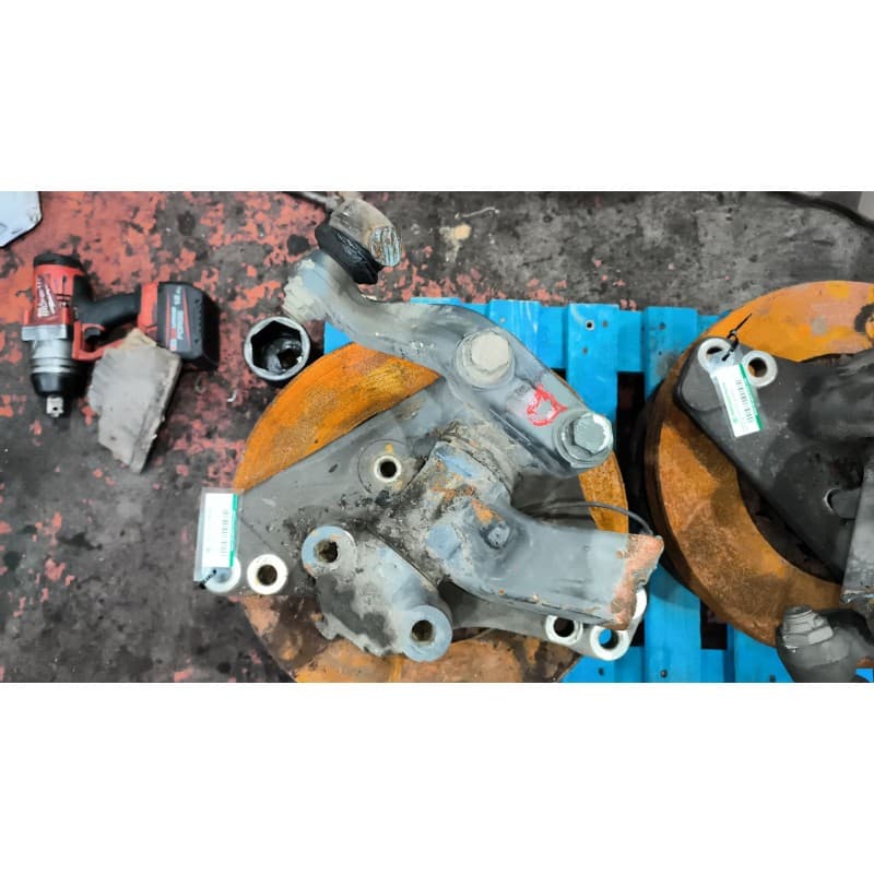 Recambio de mangueta delantera derecha para daf xf 106 480 referencia OEM IAM 1798817
