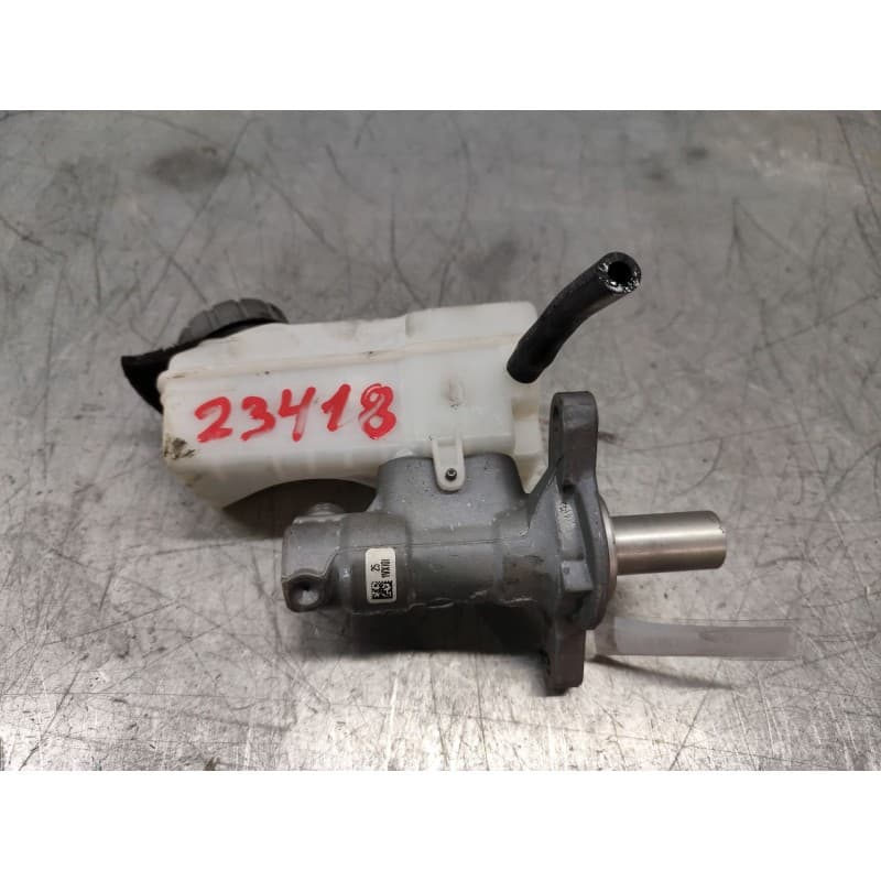 Recambio de bomba freno para dacia dokker essential referencia OEM IAM 1070529S01 - Blanco 2