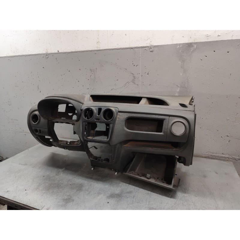 Recambio de salpicadero para dacia dokker essential referencia OEM IAM - Blanco 2