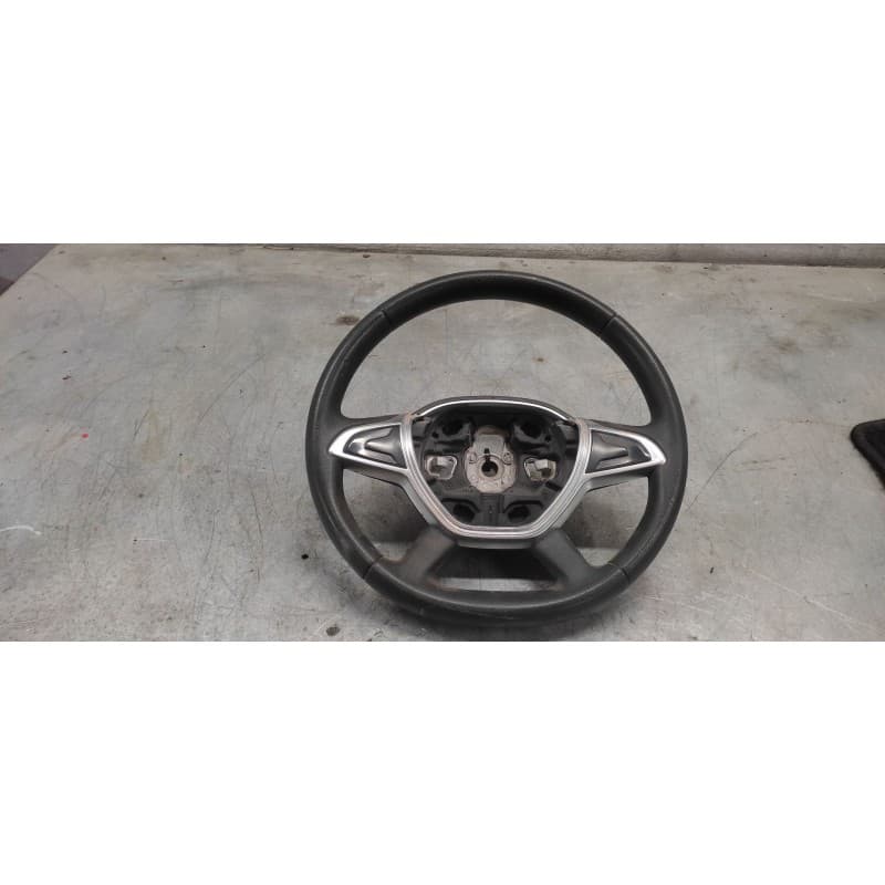 Recambio de volante para dacia dokker essential referencia OEM IAM - Blanco 4