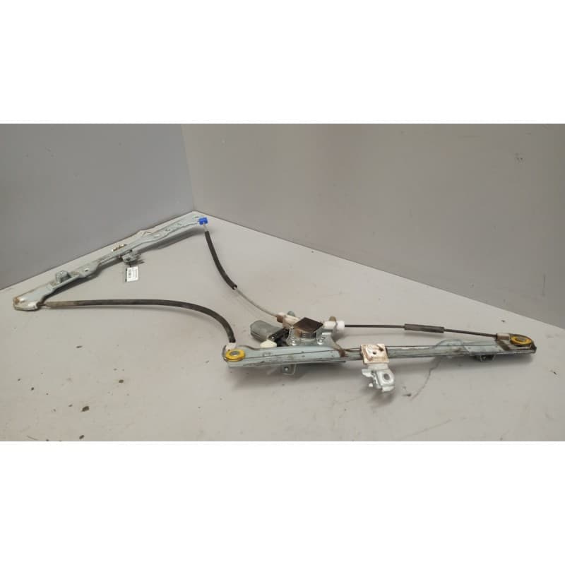 Recambio de elevalunas delantero izquierdo para renault maxity referencia OEM IAM