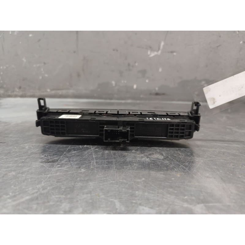 Recambio de warning para peugeot 308 confort referencia OEM IAM 9659417177 - Blanco 2