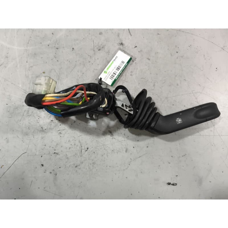 Recambio de mando limpia para scania serie 4 (p/r 164 l) 15.6 diesel referencia OEM IAM - Blanco