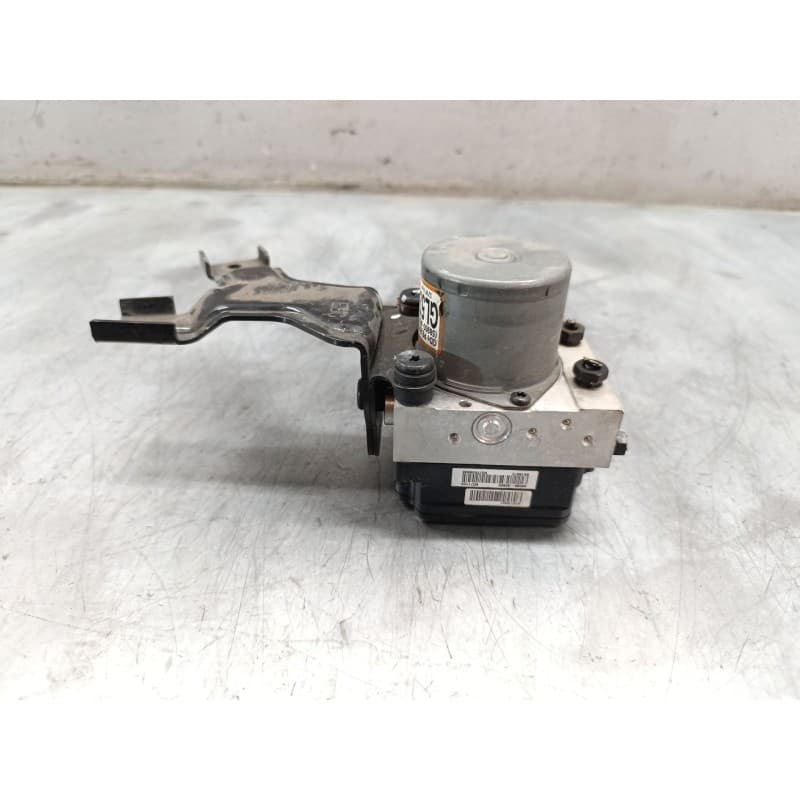 Recambio de abs para hyundai i30 (gd) 1.6 crdi referencia OEM IAM 6158945200 - Blanco