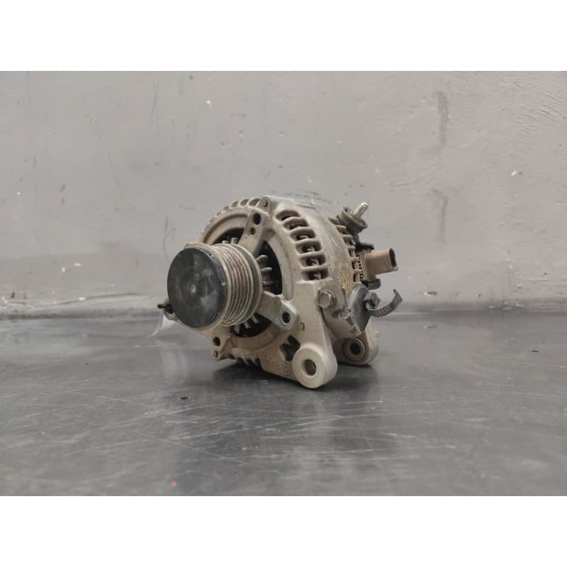 Recambio de alternador para hyundai i30 (gd) 1.6 crdi referencia OEM IAM MS1042118840 - Blanco