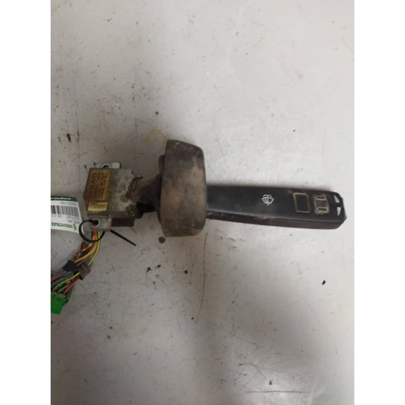 Recambio de mando limpia para volvo fh referencia OEM IAM 20700927 - Blanco