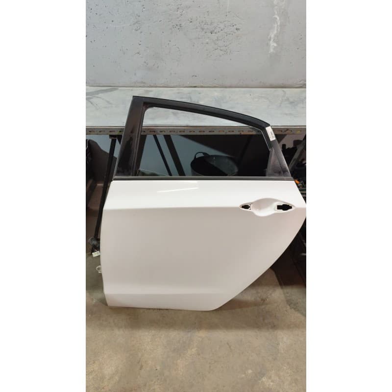 Recambio de puerta trasera izquierda para hyundai i30 (gd) 1.6 crdi referencia OEM IAM - Blanco