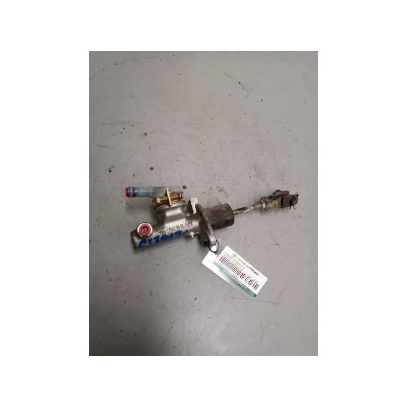 Recambio de bombin embrague para nissan cabstar e referencia OEM IAM - Rojo