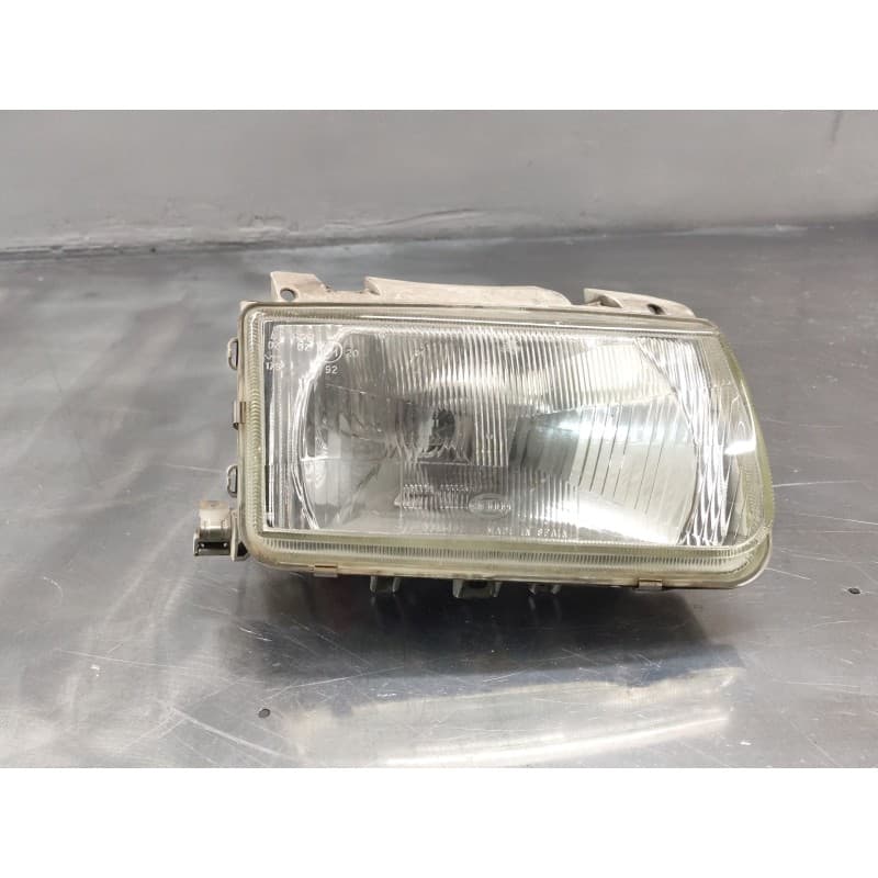 Recambio de faro derecho para volkswagen polo berlina (6n1) 1.6 referencia OEM IAM - Blanco