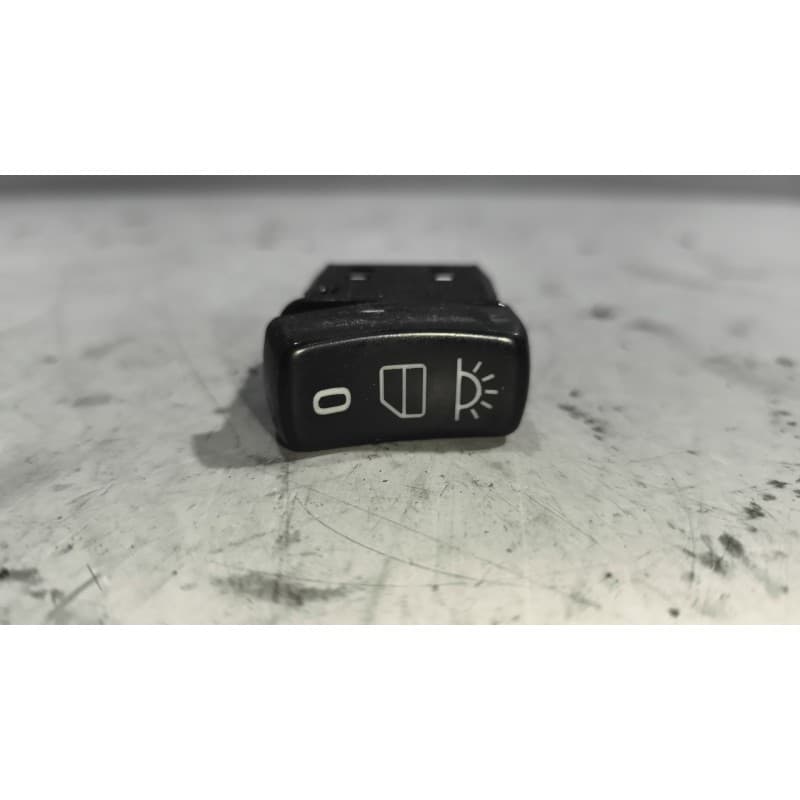 Recambio de interruptor para scania r i r 500 referencia OEM IAM 1733418 - Blanco