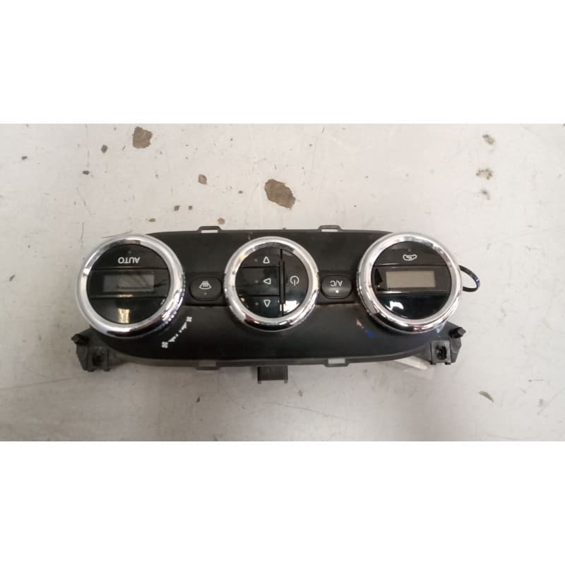 Recambio de mando climatizador para iveco sunrise referencia OEM IAM 5801640589 - Blanco