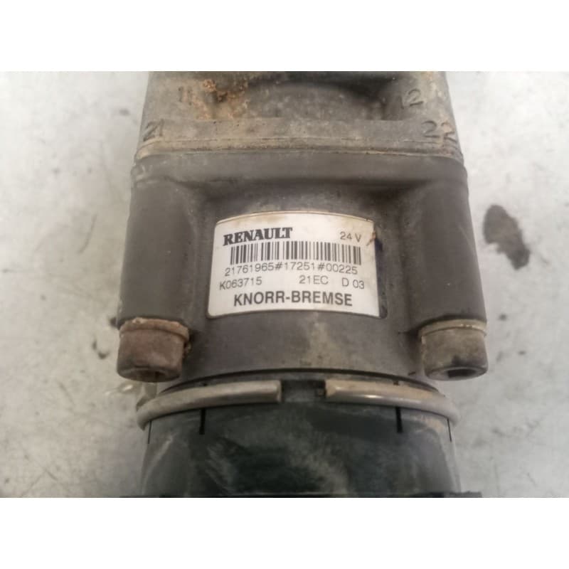 Recambio de valvula aire para renault d 18 wide referencia OEM IAM 21761965  K063715 - Blanco 7