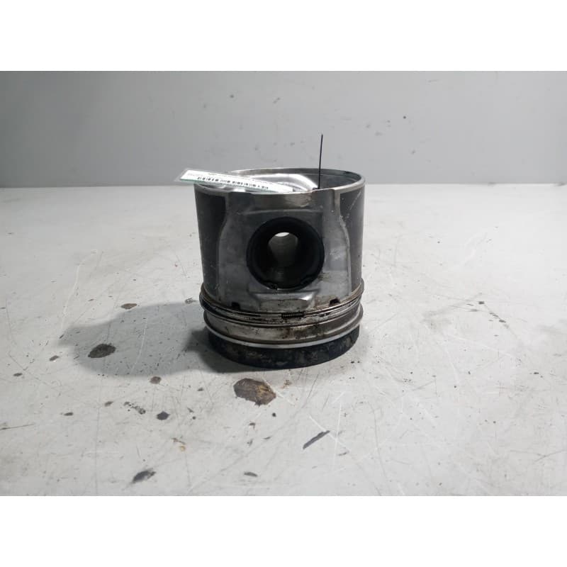 Recambio de piston para renault midlum referencia OEM IAM 7485126579