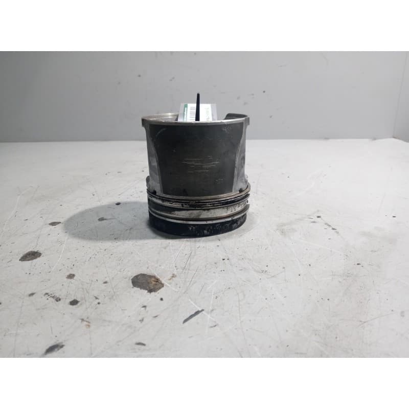Recambio de piston para renault midlum referencia OEM IAM 7485126579 4