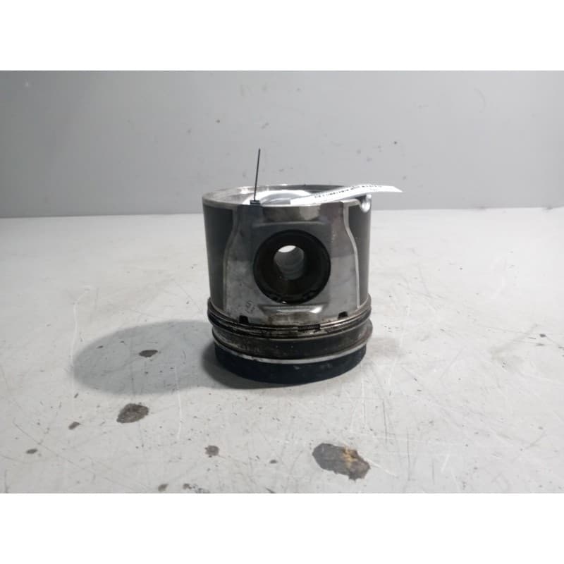 Recambio de piston para renault midlum referencia OEM IAM 7485126579