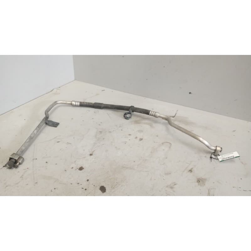 Recambio de tubos aire acondicionado para iveco sunrise referencia OEM IAM 5801595254 - Blanco