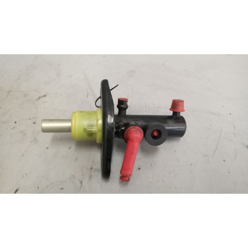 Recambio de bomba freno para nissan trucks atleon 120 referencia OEM IAM - Blanco