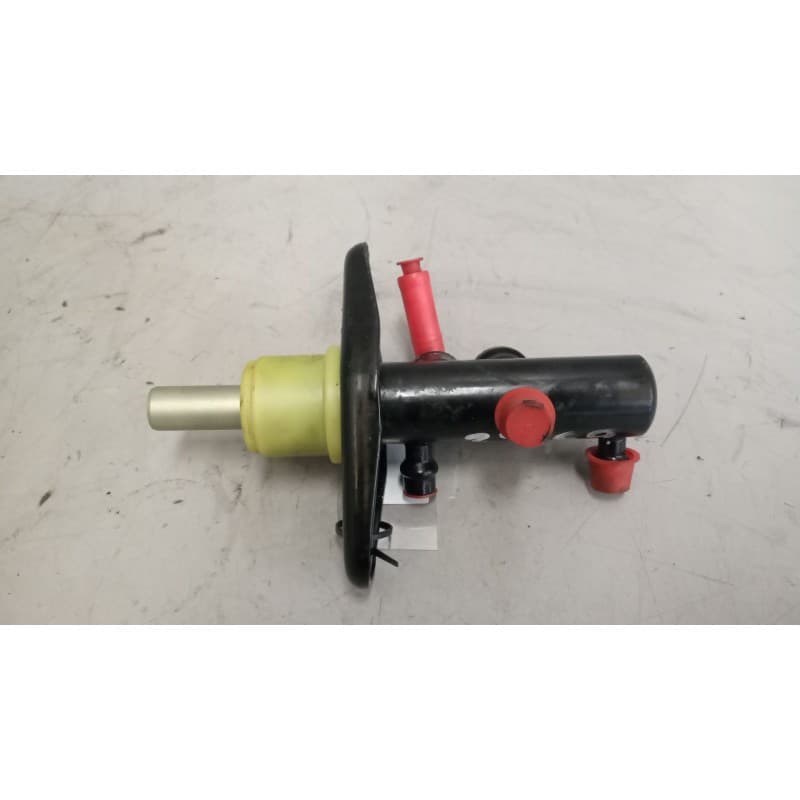 Recambio de bomba freno para nissan trucks atleon 120 referencia OEM IAM - Blanco 4