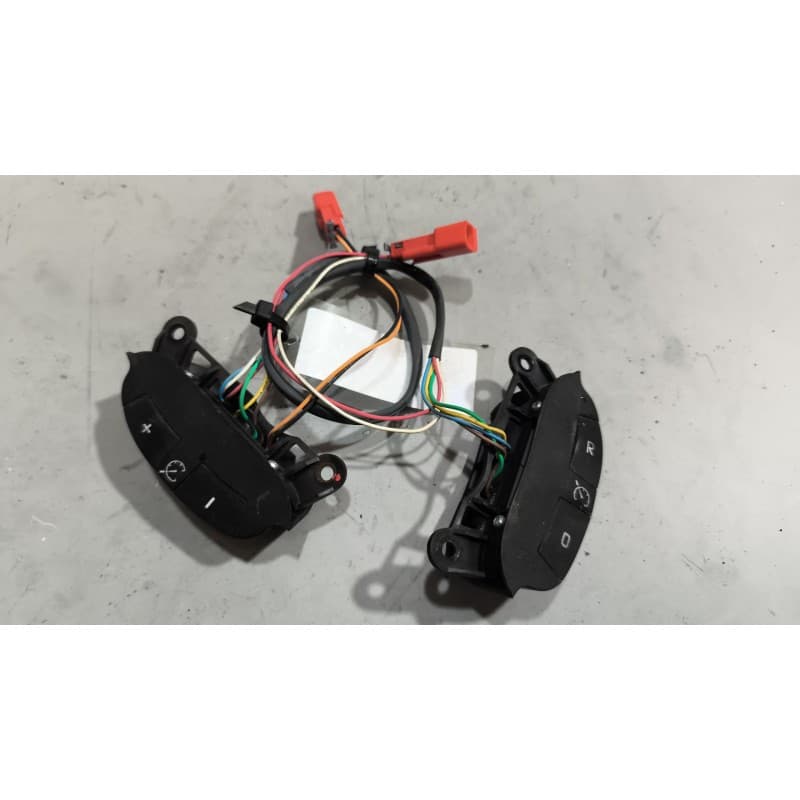 Recambio de mando volante para renault magnum ab diesel referencia OEM IAM 7484592331 - Azul
