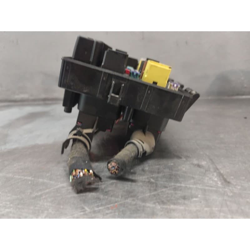 Recambio de bsm caja fusibles para opel astra h ber. cosmo referencia OEM IAM 13206748 - Plata 2