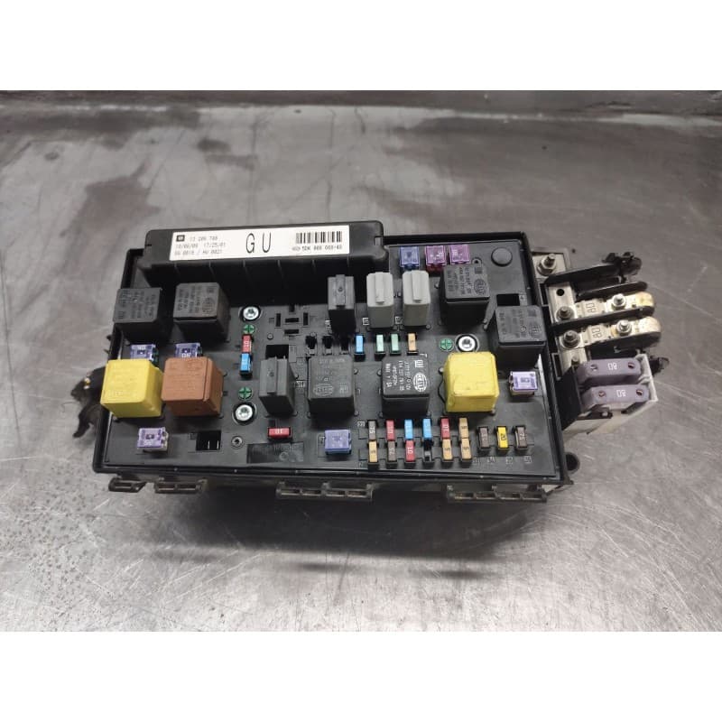 Recambio de bsm caja fusibles para opel astra h ber. cosmo referencia OEM IAM 13206748 - Plata 6
