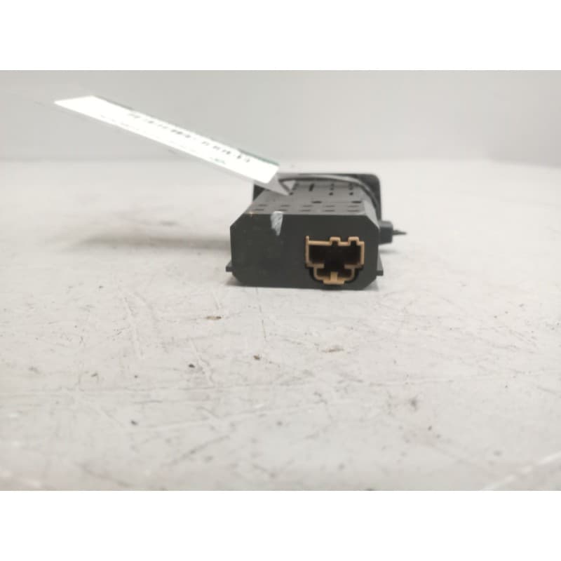 Recambio de conector usb / aux para scania r i r 450 referencia OEM IAM 2554704 - Azul 2