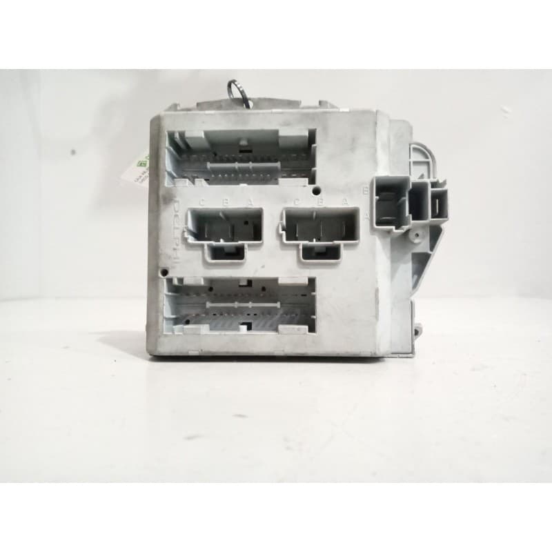 Recambio de caja reles / fusibles para iveco a65c18/wing referencia OEM IAM 69501171 - Blanco 2