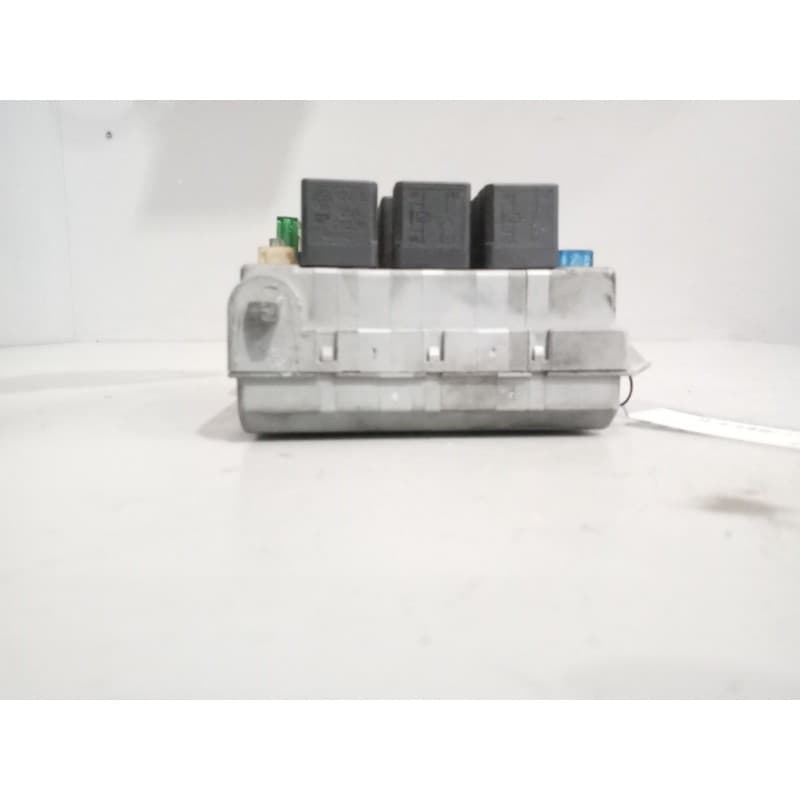 Recambio de caja reles / fusibles para iveco a65c18/wing referencia OEM IAM 69501171 - Blanco 4