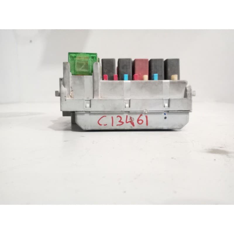 Recambio de caja reles / fusibles para iveco a65c18/wing referencia OEM IAM 69501171 - Blanco 5